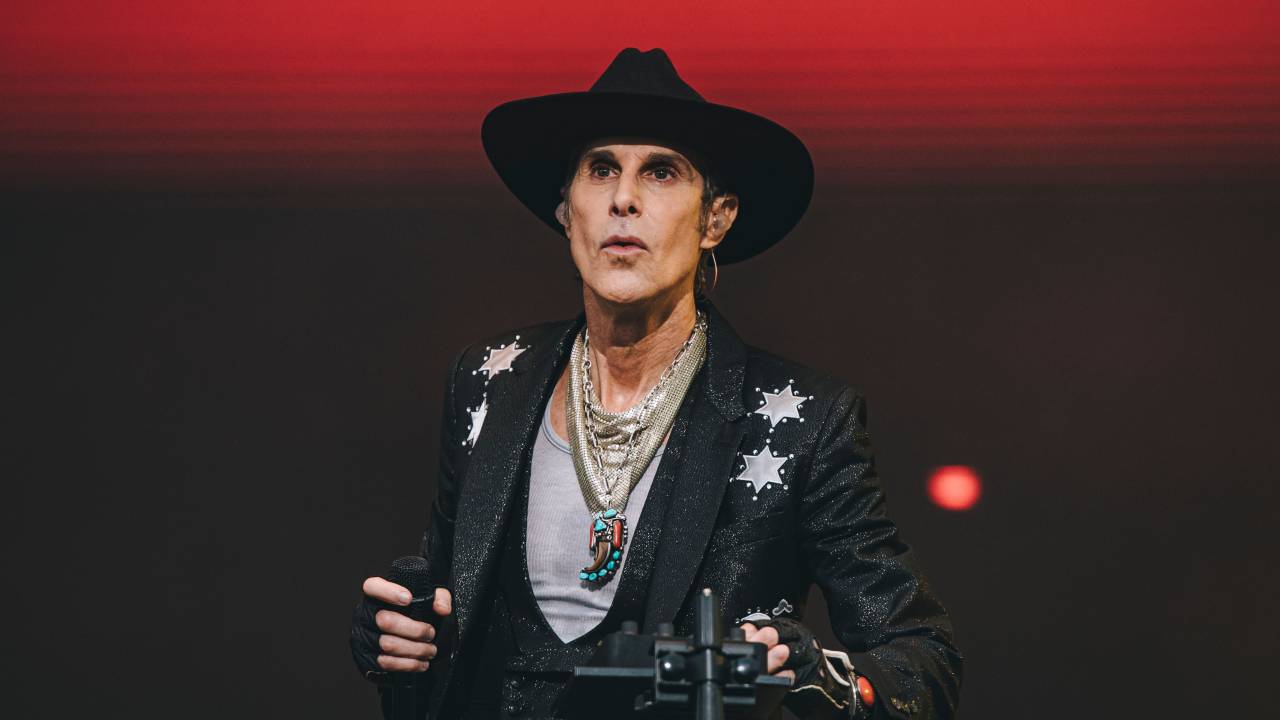 Perry Farrell, líder do Jane's Addiction, em apresentação no Lollapalooza Brasil 2023