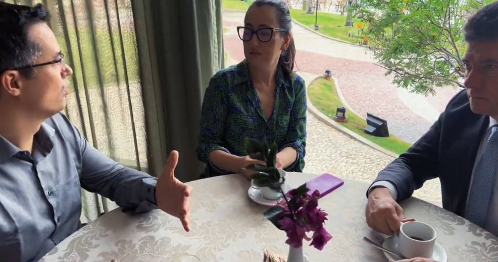 Deltan e Moro Os deputados federais Deltan Dallagnol (Podemos-PR) e Rosângela Moro (União-SP) e o senador Sergio Moro (União-PR), em encontro divulgado em vídeo