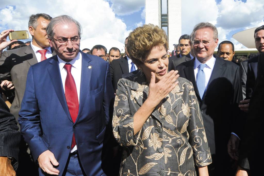 EDUARDO-CUNHA-DILMA-ROUSSEFF-2016-1.jpg PODER DE FOGO - Cunha e Dilma: “rei” do Centrão deflagrou queda da petista