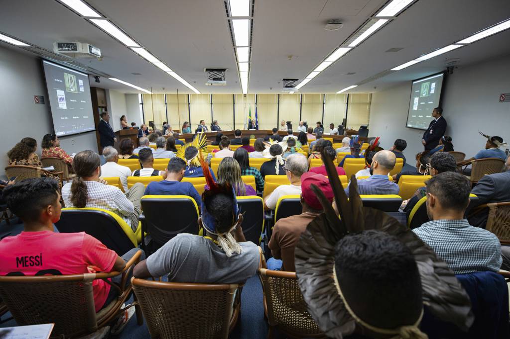 EVENTO-MPF—DISCUSSAO-COMUNIDADES-x-BELO-MONTE–2023-3-n.jpg SOB PRESSÃO - Audiência no MPF: Funai e Ibama prometeram rigor técnico