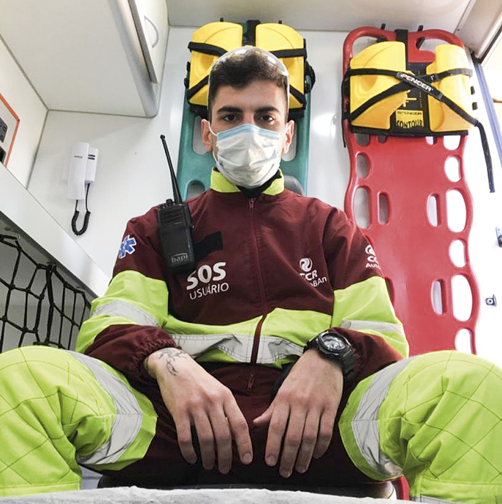 FENTANIL-ENFERMEIRO-PERSONAGEM-AMAURI-PEDROZO-1.jpg RETORNO DAS TREVAS - Quando experimentou Fentanil, o enfermeiro Amaurí Pedrozo, 27, sentiu-se “imbatível”. Logo não podia mais viver sem ele e mergulhou em um buraco fundo. “Sofri um infarto e sete overdoses”, conta ele, que há um ano conseguiu livrar-se da droga