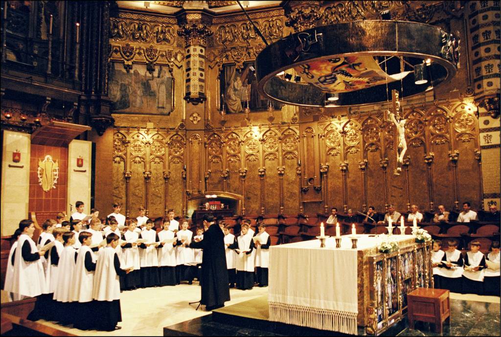 Pela primeira vez em 700 anos, mosteiro espanhol abre portas para meninas