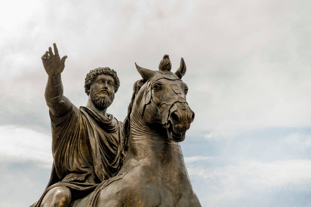 statue of Marcus Aurelius, Campidoglio, Rome, Italy MARCO AURÉLIO, notável imperador que sucedeu a Adriano -