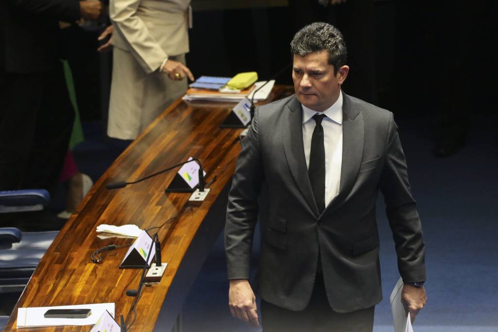 Projeto de Moro contra quem ataca autoridades avança no Senado