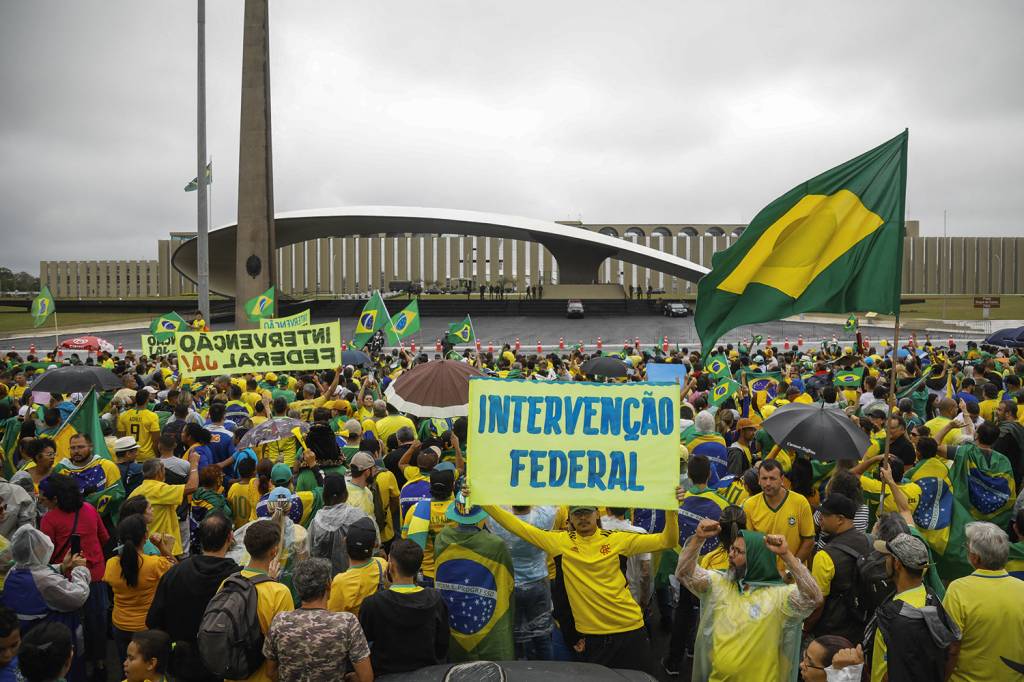000_32MN4KZ.jpg ORDEM - Acampamento: “É para tirar e prender todo mundo”, disse o presidente