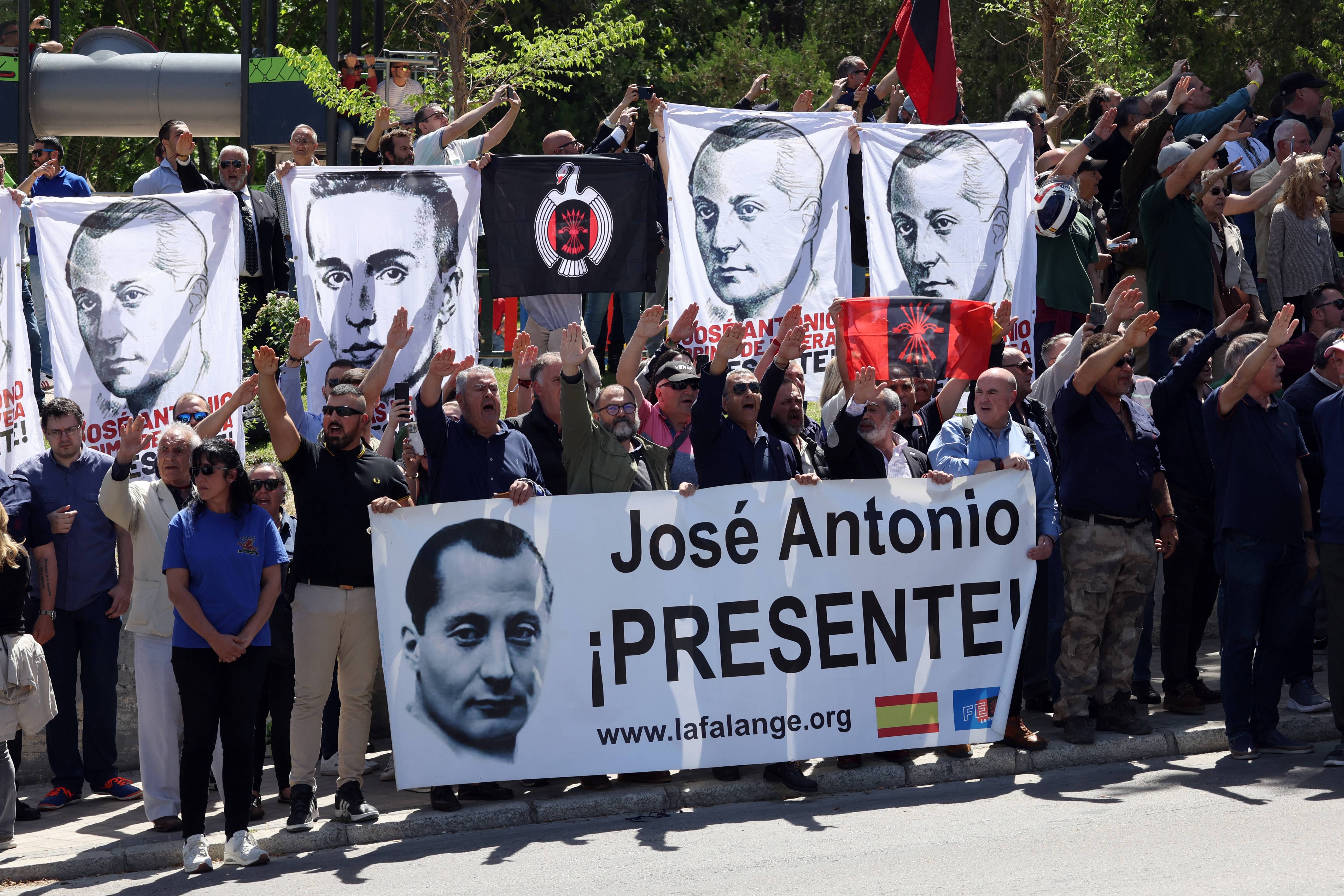 Após Franco, Espanha exuma corpo de outro líder fascista em Madri