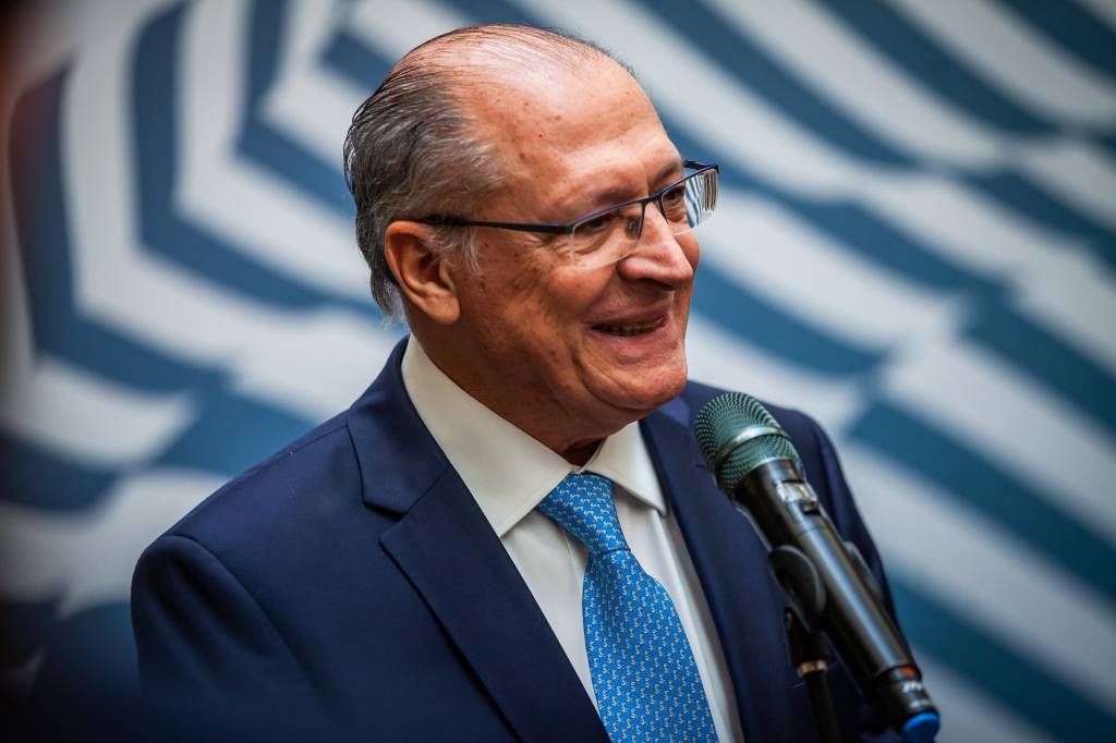 Alckmin recebe de sindicalistas a chefões de montadoras de veículos