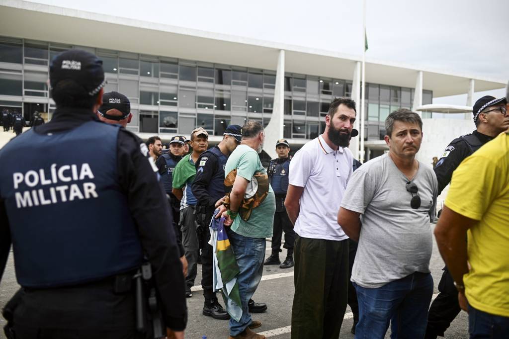 BOLSONARISTAS-PRESOS-8-JANEIRO-2023-02.jpg AÇÕES - Detidos no ato: financiadores e mentores também vão prestar contas