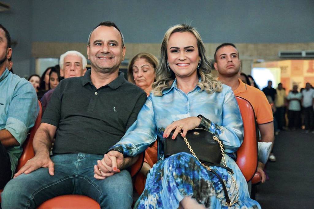 DANIELA-CARNEIRO-PREFEITO-WAGUINHO-2023-09.jpg LAÇOS DE FAMÍLIA - Waguinho e a ministra Daniela: de saída do União Brasil