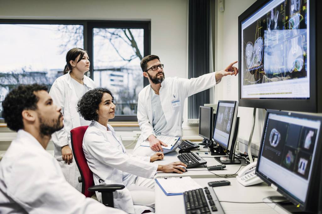 GettyImages-1062185676.jpg PANE NO SISTEMA - Dentro de hospitais: furtos eletrônicos podem impedir médicos de acessar exames