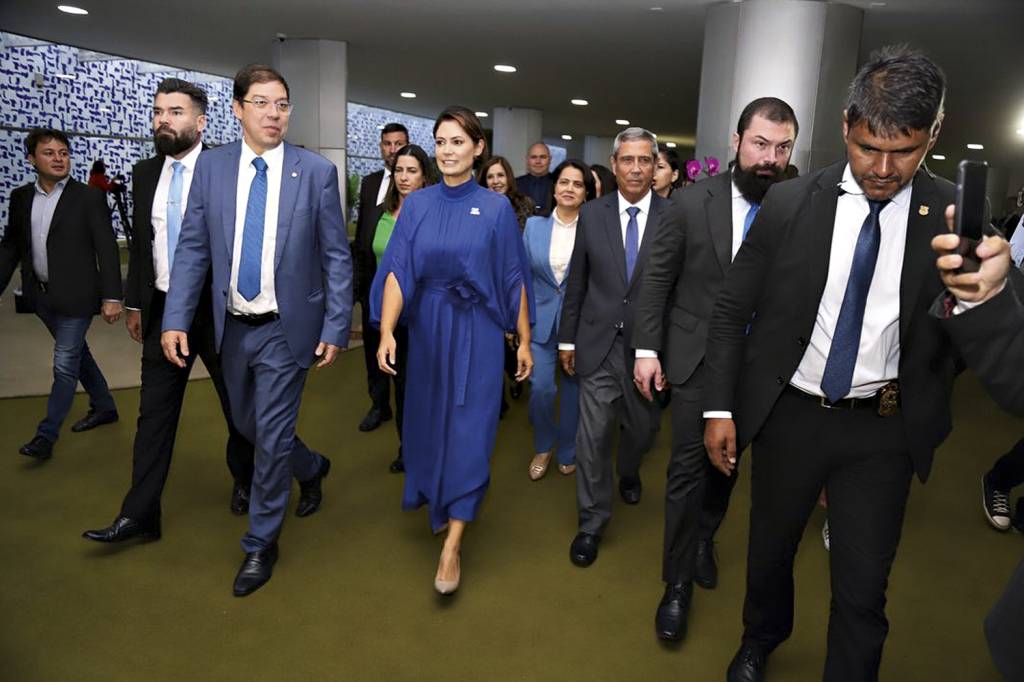 MICHELLE-BOLSONARO-BRASILIA-2504-1.jpg ESTILHAÇOS - Michelle Bolsonaro: o caso das joias tirou um pouco do brilho do lançamento de sua carreira política