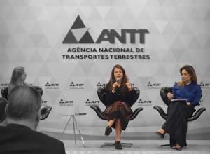 Snapinsta.app_343282588_561901102594096_3072335143446769714_n_1080 Mayra Cotta durante o