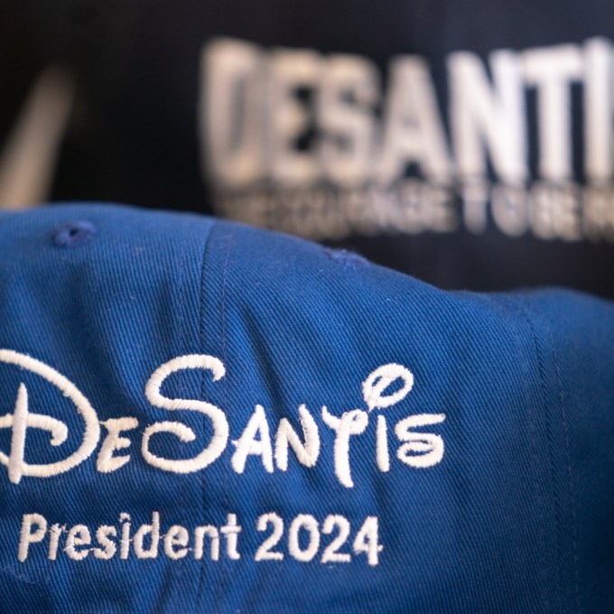 Em guerra com a Disney, republicano DeSantis aumenta provocação