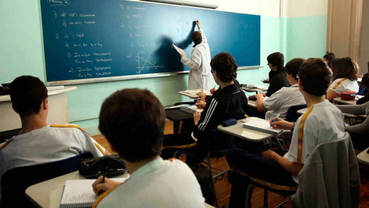 ESCOLA PARTICULAR EM SÃO PAULO: educação e saúde estarão isentos de pagar o novo imposto