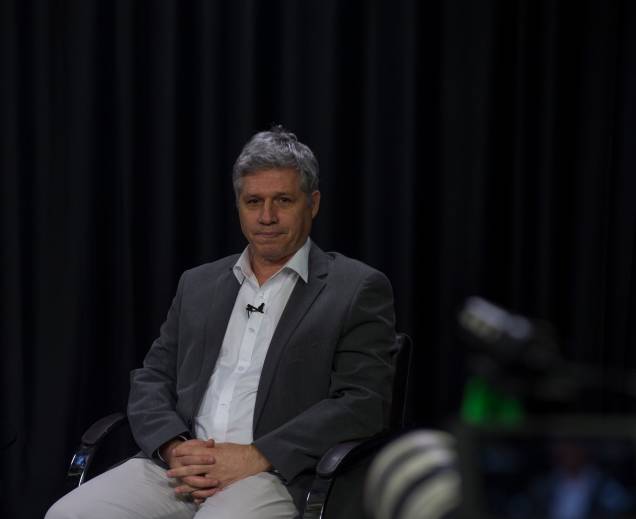 O ministro do Desenvolvimento Agrário e Agricultura Familiar, Paulo Teixeira, durante a gravação do programa Amarelas On Air, de Veja. O ministro do Desenvolvimento Agrário e Agricultura Familiar, Paulo Teixeira, durante a gravação do programa Amarelas On Air, de Veja.