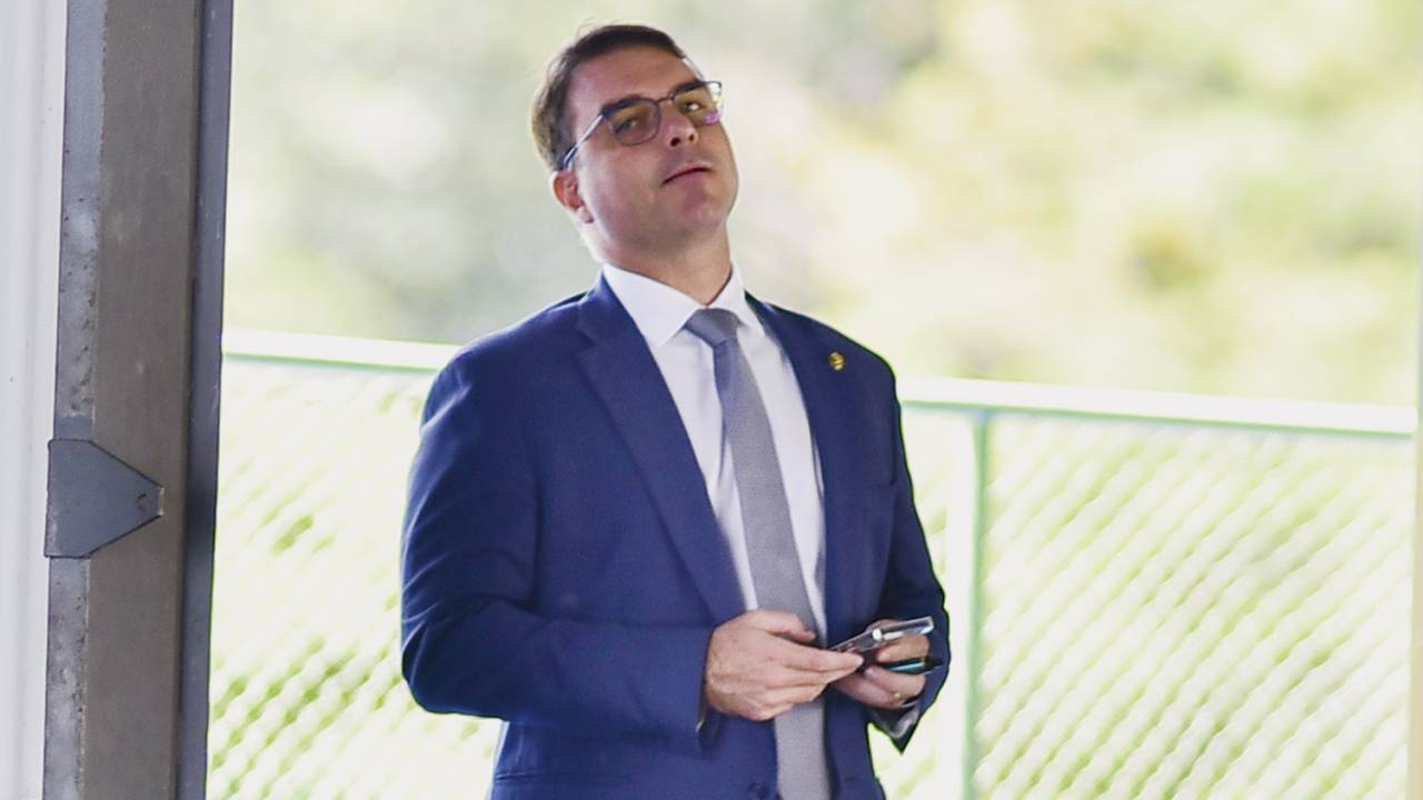 Flávio Bolsonaro (PL-RJ): senador trabalha nas alterações do texto da Pec das Praias