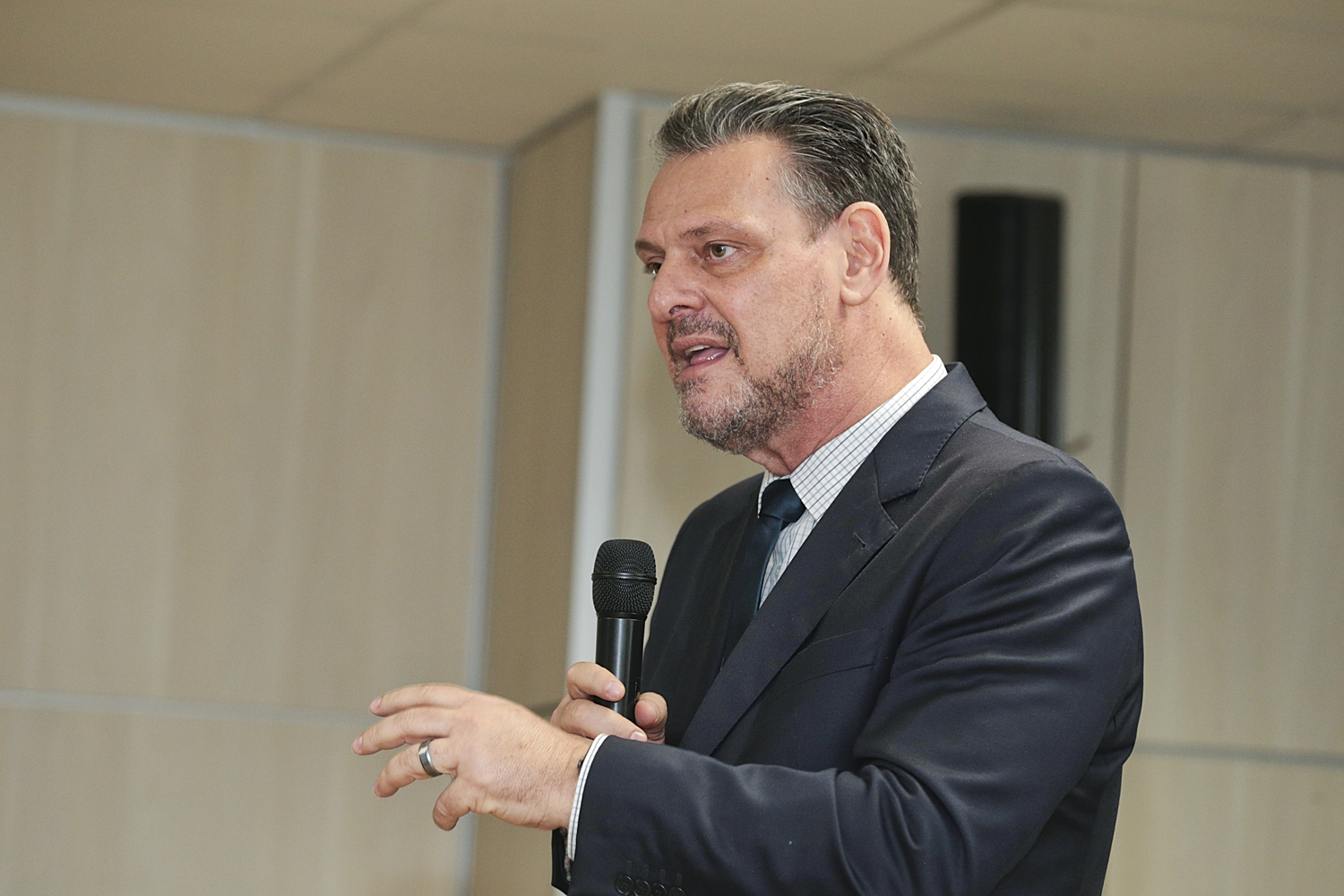 DO OUTRO -&ensp;F&aacute;varo: o ministro da Agricultura condenou as invas&otilde;es de terra