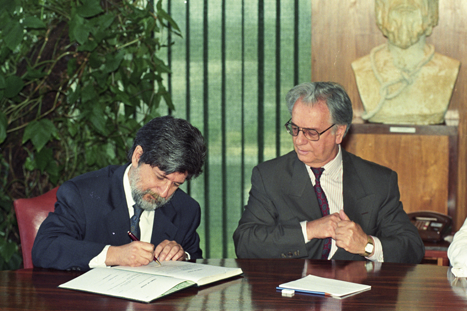 TROCA -&ensp;Com Itamar Franco (&agrave; dir.): na &eacute;poca, tamb&eacute;m chanceler, era do PMDB