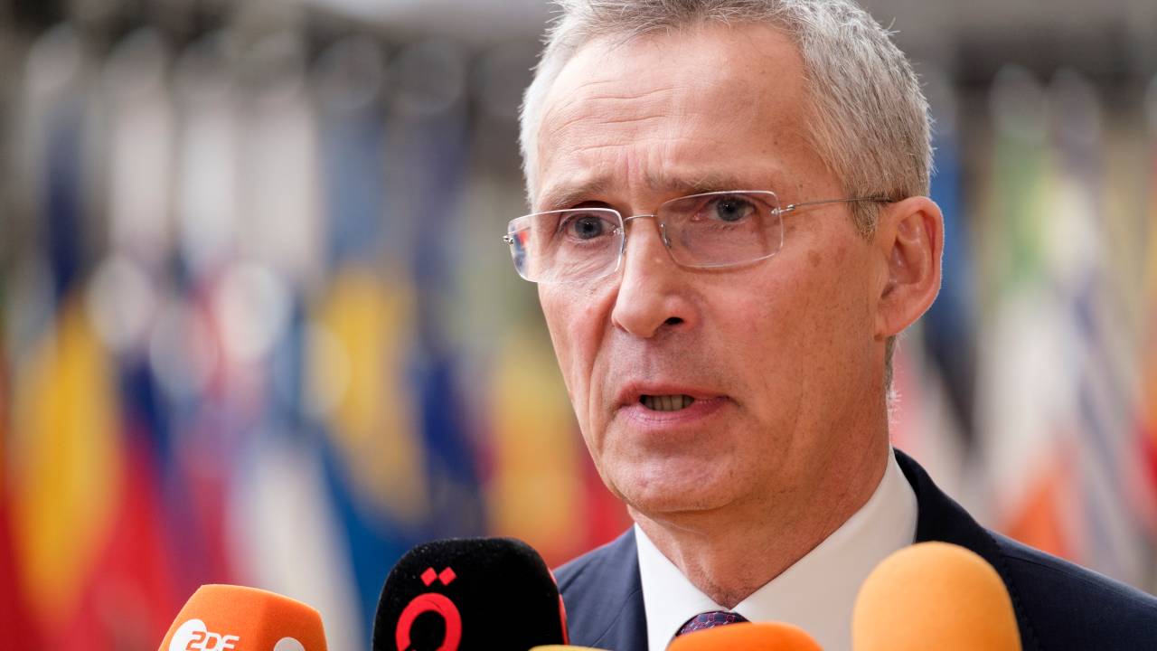 BRUSSELS, BELGIUM - MAY 23: Secretary General of NATO Jens Stoltenberg talks to media prior an EU Foreign Affairs (Defence) Council Meeting on May 23, 2023 in Brussels, Belgium. Today, ministers Ministers will talk about the EU support to Ukraine, prior to Informal lunch with the NATO Secretary General. (Photo by Thierry Monasse/Getty Images)