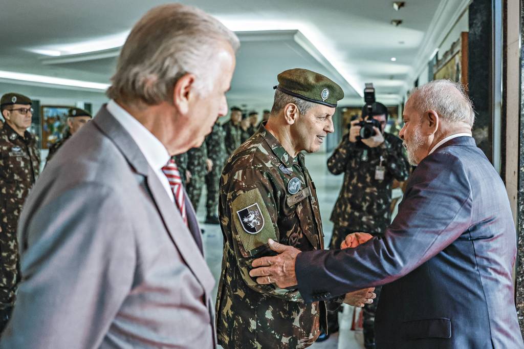 LULA-ALTO-COMANDO-FORCAS-ARMADAS-ALMOCO-2023-93.jpg BOM DIA! - Lula: alegria com a operação contra Bolsonaro e auxiliares divididos sobre a melhor opção para o petista em 2026