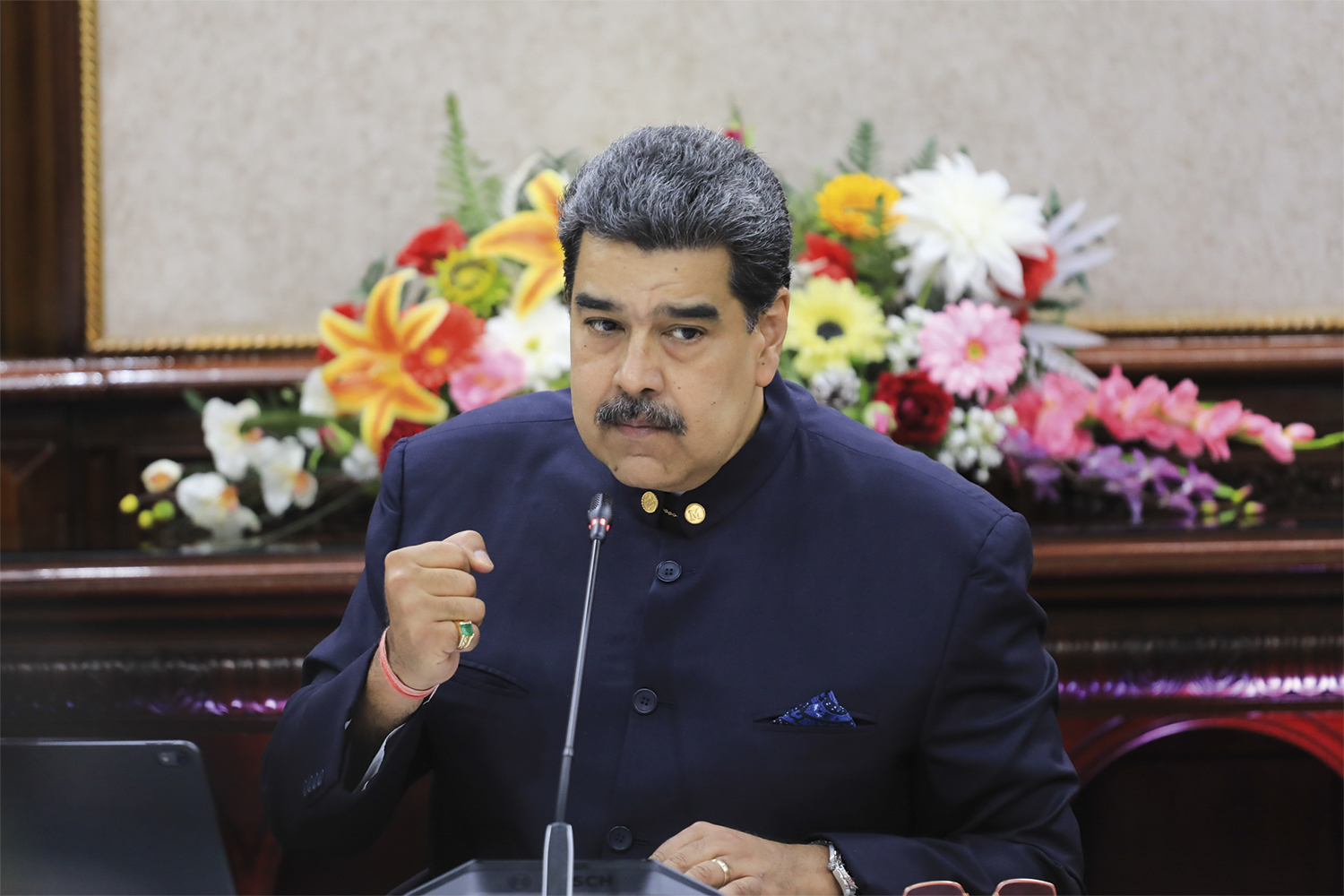 LA&Ccedil;OS - Maduro: post celebrando a visita de Amorim a Caracas