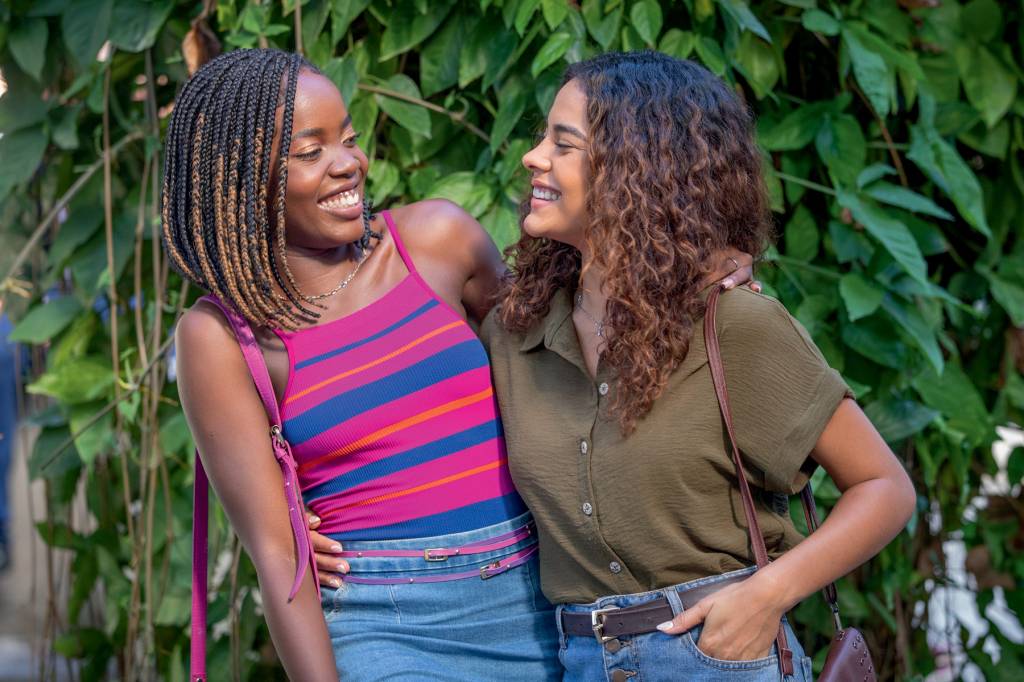 Vai na Fé EQUILÍBRIO - “Katelícia” e Jenifer, a toda certinha: amigas de traços opostos