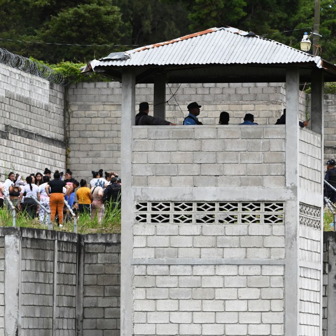 Rebelião em prisão deixa ao menos 41 mulheres mortas em Honduras