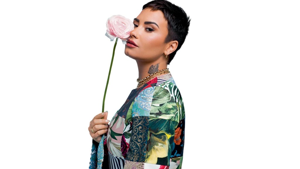 O motivo da não binária Demi Lovato voltar a usar pronome feminino