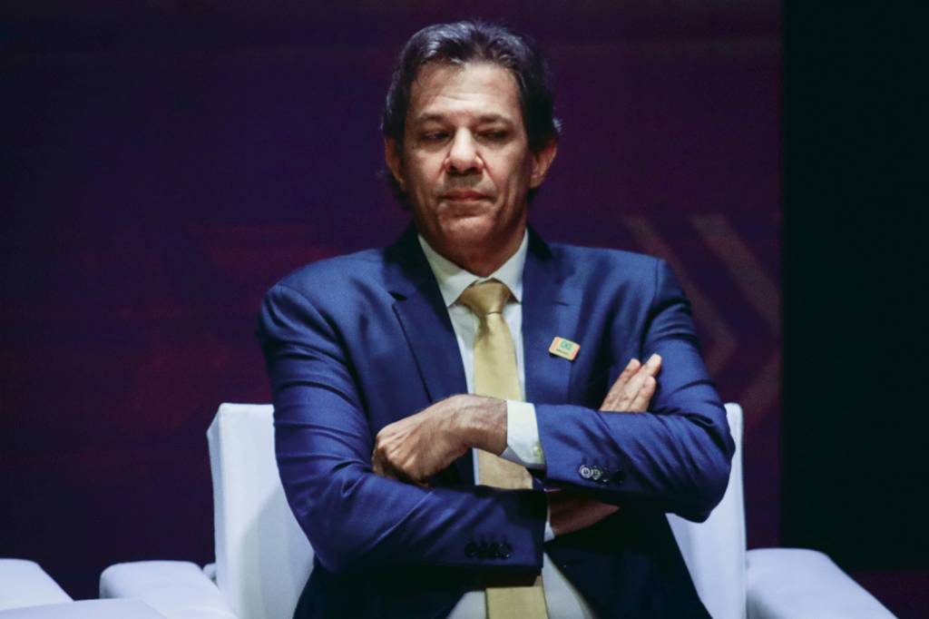 ECO102644.JPG INCÔMODO - O ministro Haddad: anúncio de desoneração em meio a esforço para aumentar a arrecadação