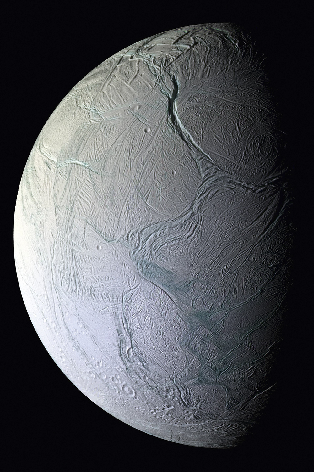 ENCELADUS-PIA11133.jpg SATÉLITE NATURAL - Encélado: com 4% do tamanho da Terra, tem hidrogênio, hélio e água