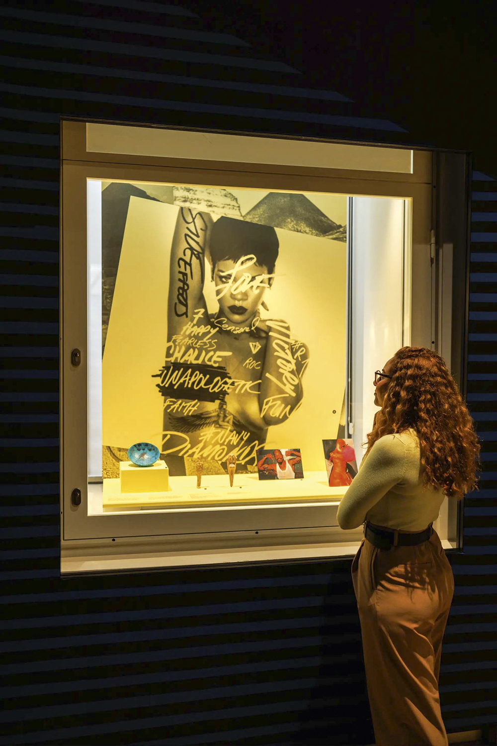 EXPOSICAO.jpg ÍCONE - Rihanna: na mostra em Leiden