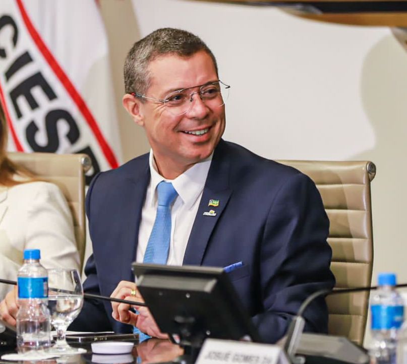 Criticado por ir à final da Libertadores, governador de SE diz que pagou viagem