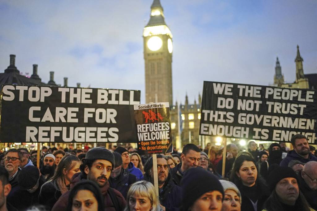 GettyImages-1248154730.jpg NA MESMA - Protesto contra a nova lei: imigrantes ilegais continuam chegando