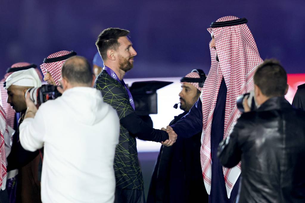 Paris Saint-Germain v Riyadh XI – Winter Tour 2023 Day 2 NO JOGO - Messi: ele preferiu ir jogar em Miami, mas segue como “embaixador”