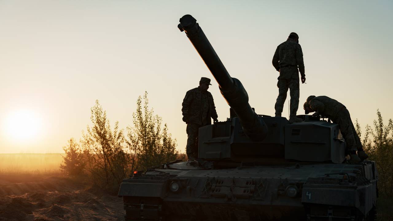 UKRAINE - MAY 14: Ukrainian military conducts training on Leopard 2 tanks at the test site on May 14, 2023 in Ukraine. Ukraine received tanks as part of international military assistance programs to help defend itself against the ongoing Russian invasion. (Photo by Serhii Mykhalchuk/Global Images Ukraine via Getty Images)