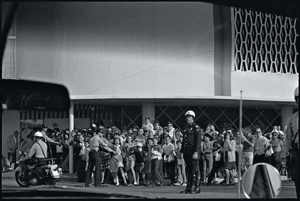 P1964-12-37_DS FENÔMENO - A euforia dos fãs em Miami: nascimento da beatlemania