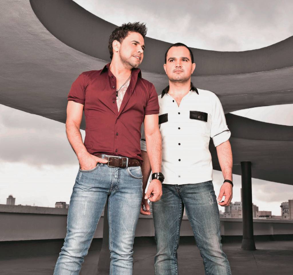 ZezeOK SUCESSO - Zezé e o irmão Luciano: eles já não dividem o mesmo camarim