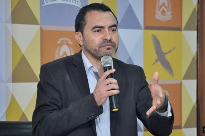 Governador do Tocantins rebate acusações sobre acordo milionário
