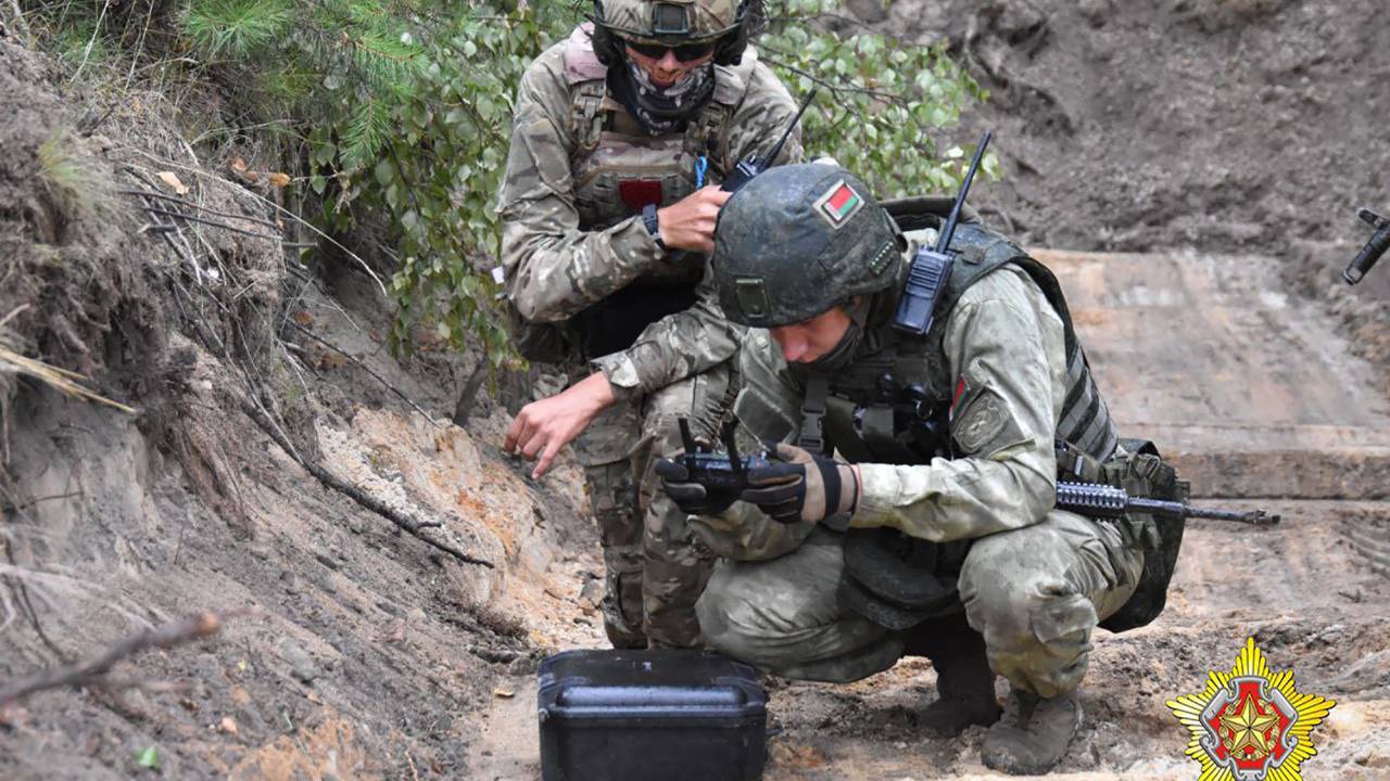 Treinamento conjunto de combatentes do grupo Wagner com militares das forças especiais da bielorrusos no campo militar de Brestsky, na Bielorrússia. 20/07/2023