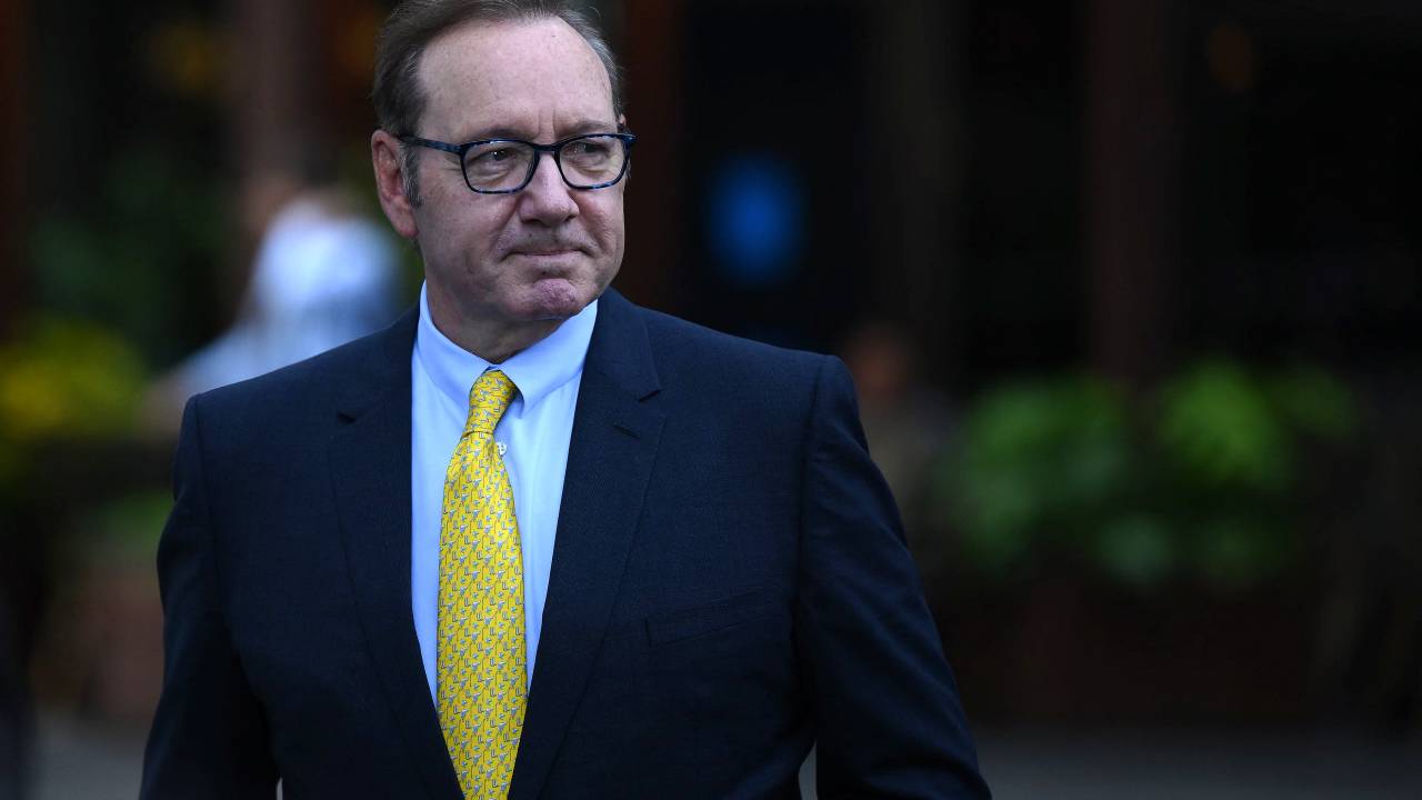 US actor Kevin Spacey arrives to the Southwark Crown Court in London on July 25, 2023. The jury in the sexual assault trial of Kevin Spacey began weighing the Hollywood actor's fate in the closely followed case. The two-time Oscar winner denies the counts, including indecent assault, which concern four men and are alleged to have occurred between 2001 and 2013. (Photo by Daniel LEAL / AFP)