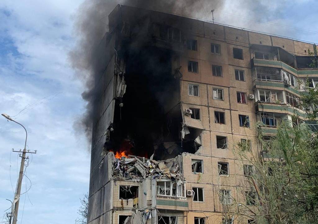 This handout photograph taken and released by Ukrainian Emergency Service on July 31, 2023 shows a nine-storey residential building partially destroyed as a result of Russian missile strike in Kryvyi Rig, amid the Russian invasion of Ukraine. Two people were killed after a Russian missile attack on central Ukrainian city of Kryvyi Rig on July 31, 2023 morning, Ukrainian Interior Minister said. (Photo by Handout / UKRAINIAN EMERGENCY SERVICE / AFP) / RESTRICTED TO EDITORIAL USE - MANDATORY CREDIT "AFP PHOTO / UKRAINIAN EMERGENCY SERVICE" - NO MARKETING NO ADVERTISING CAMPAIGNS - DISTRIBUTED AS A SERVICE TO CLIENTS