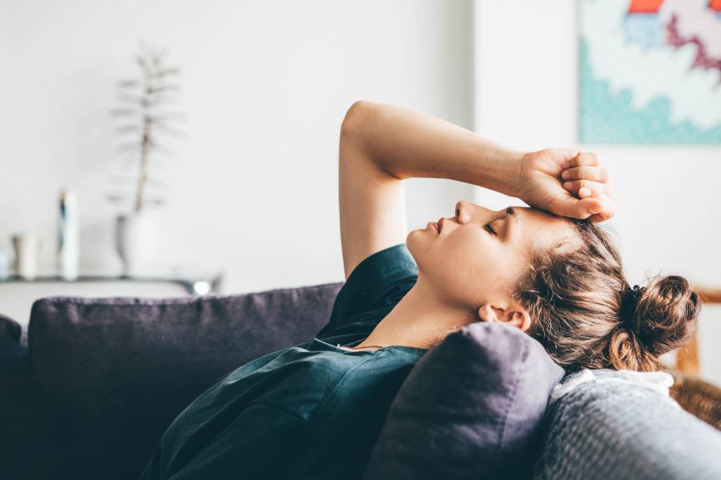 Mulher triste – tristeza – estresse – depressão
