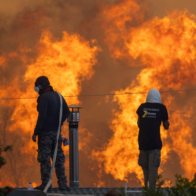 Incêndios se alastram pelo Mediterrâneo e deixam mais de 40 mortos