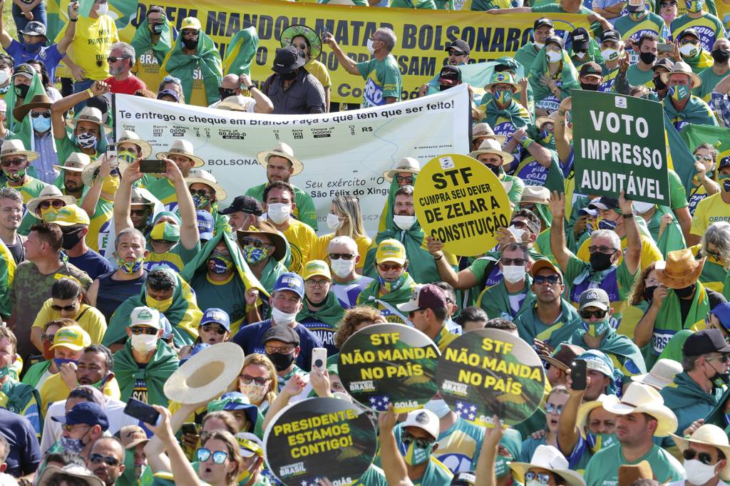 JAIR-BOLSONARO-VOTO-IMPRESSO-STF-PROTESTO-FAVOR-COMICIO-2021-01_-(162).jpg IGNORÂNCIA - Manifestação golpista em 2020: ato contou com a presença de Jair Bolsonaro