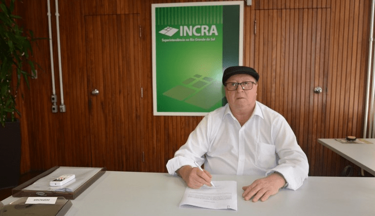 Superintendente do Incra lista invasão como ‘experiência profissional’