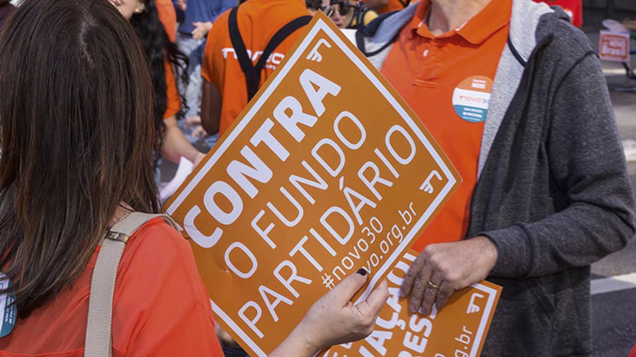 QUEM TE VIU... - Campanha: oposição ao subsídio público a partidos em 2018