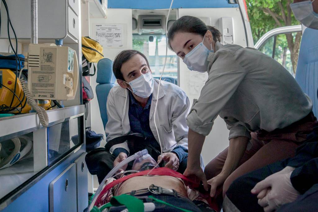 Sob Pressão Temporada 4 SUS NA TELA - Sob-Pressão: série médica retratava caos na saúde pública