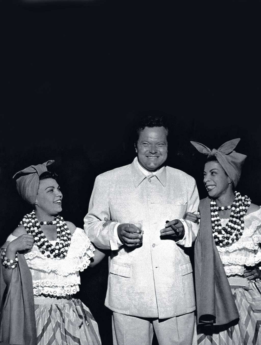 Carnaval – Luxo e alegria no salão BARRACO NA SUÍTE - Orson Welles: máquina de escrever lançada pela janela após briga