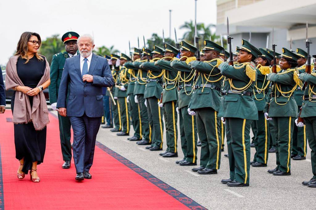 Lula se reúne com líder de Angola com novo foco no mercado africano