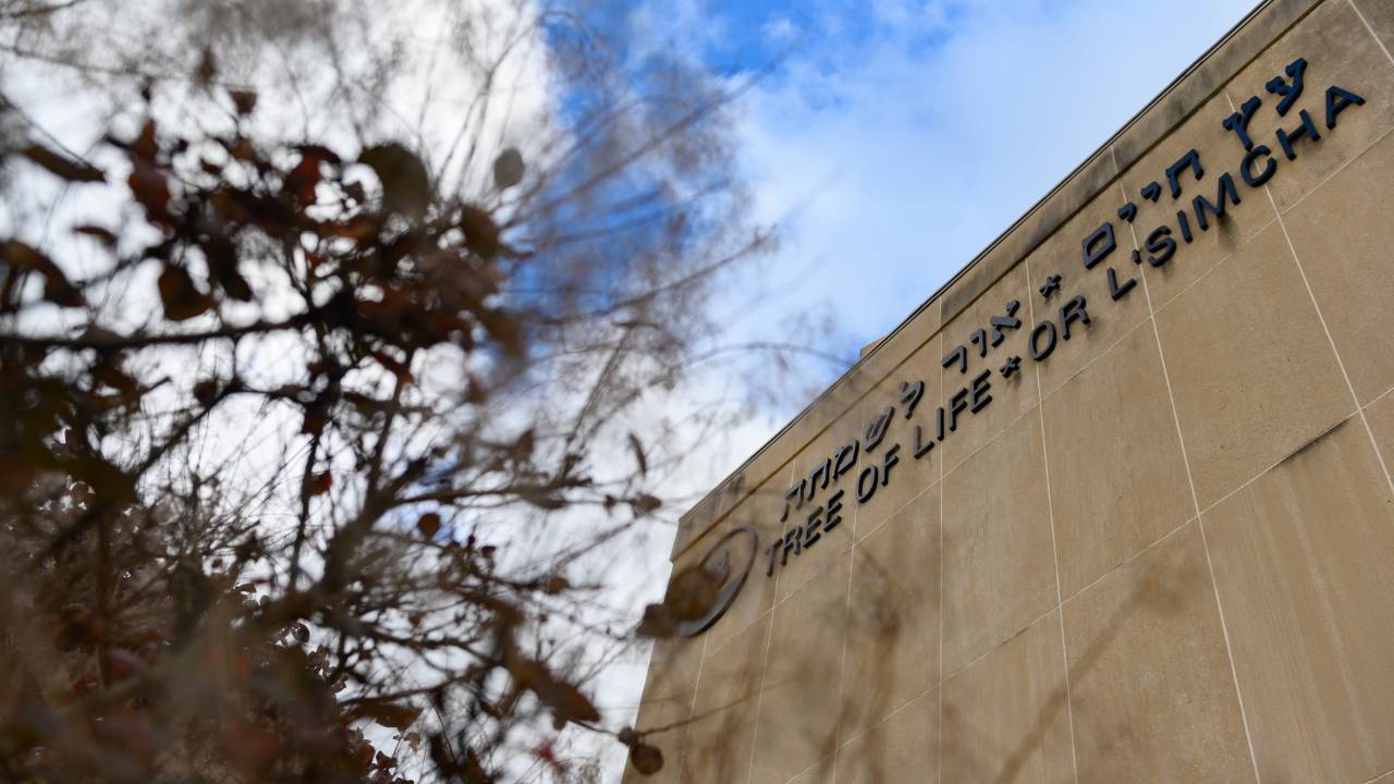 PITTSBURGH, PA - OCTOBER 27: The Tree of Life Synagogue on the 1st Anniversary of the attack on October 27, 2019 in Pittsburgh, Pennsylvania. One year ago, Robert Bowers killed 11 people and wounded severa others during an attack of the Tree of Life synagogue. (Photo by Jeff Swensen/Getty Images)